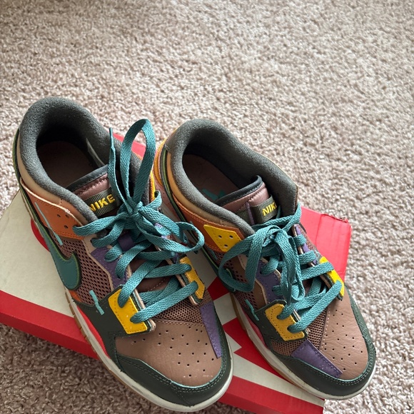 Nike Dunks - Picture 3 of 6